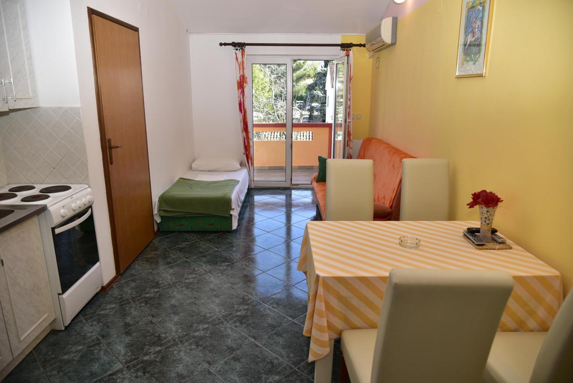 Apartments Ivka Malinska Bagian luar foto