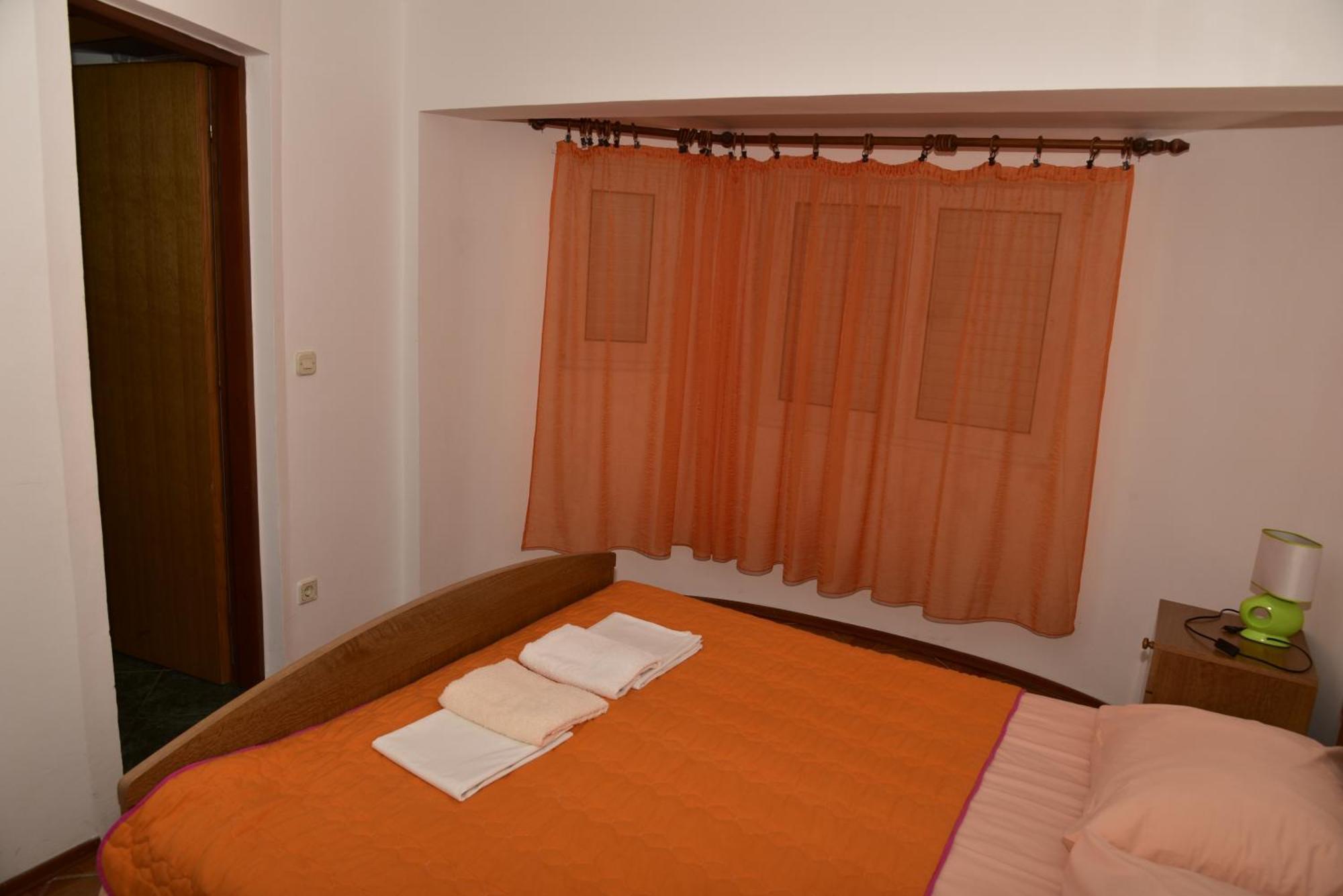 Apartments Ivka Malinska Bagian luar foto
