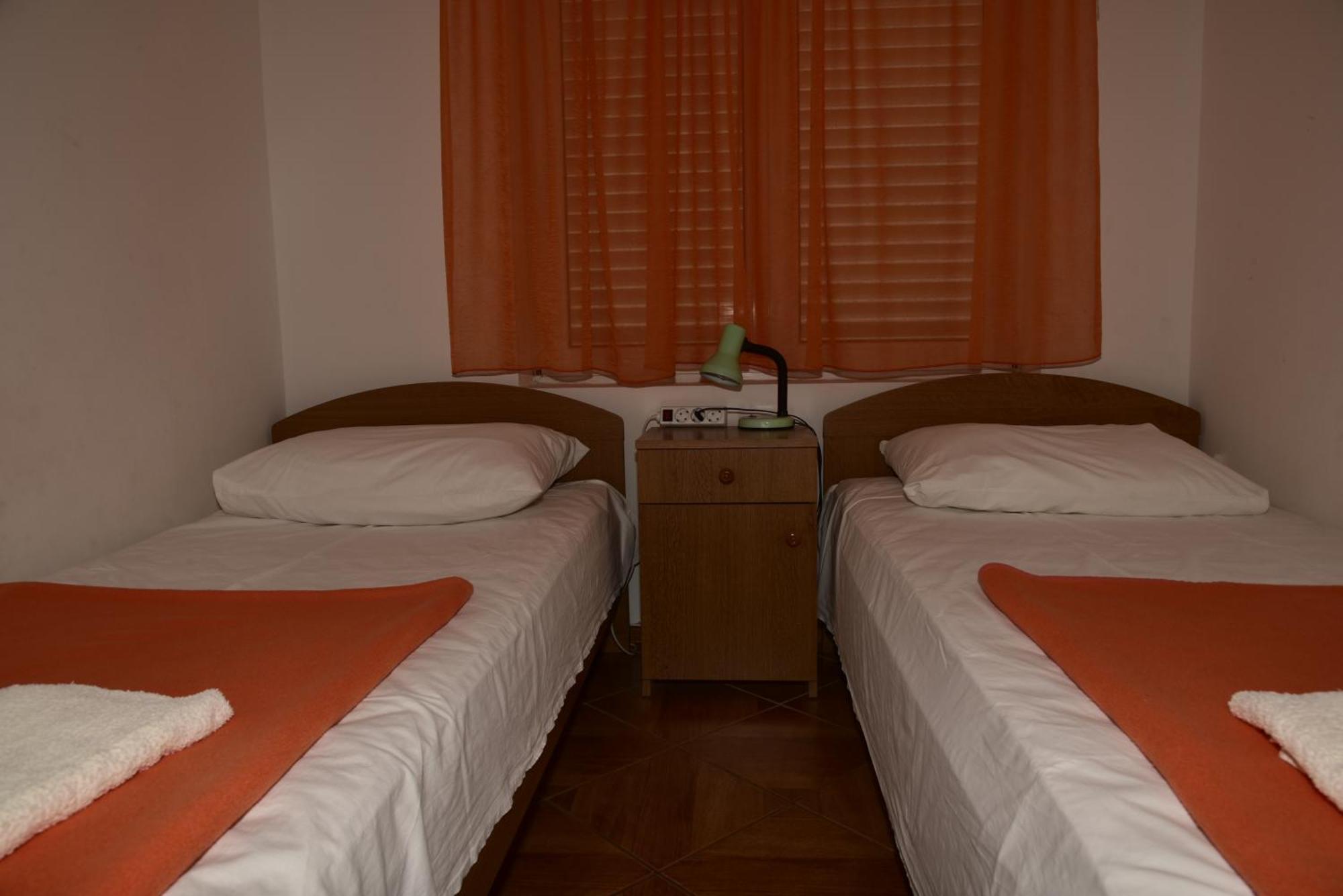 Apartments Ivka Malinska Bagian luar foto