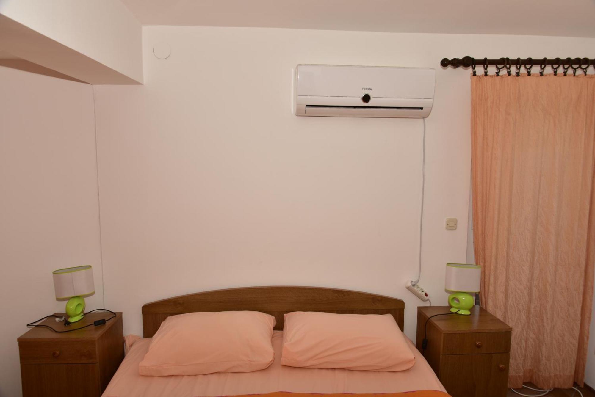 Apartments Ivka Malinska Bagian luar foto