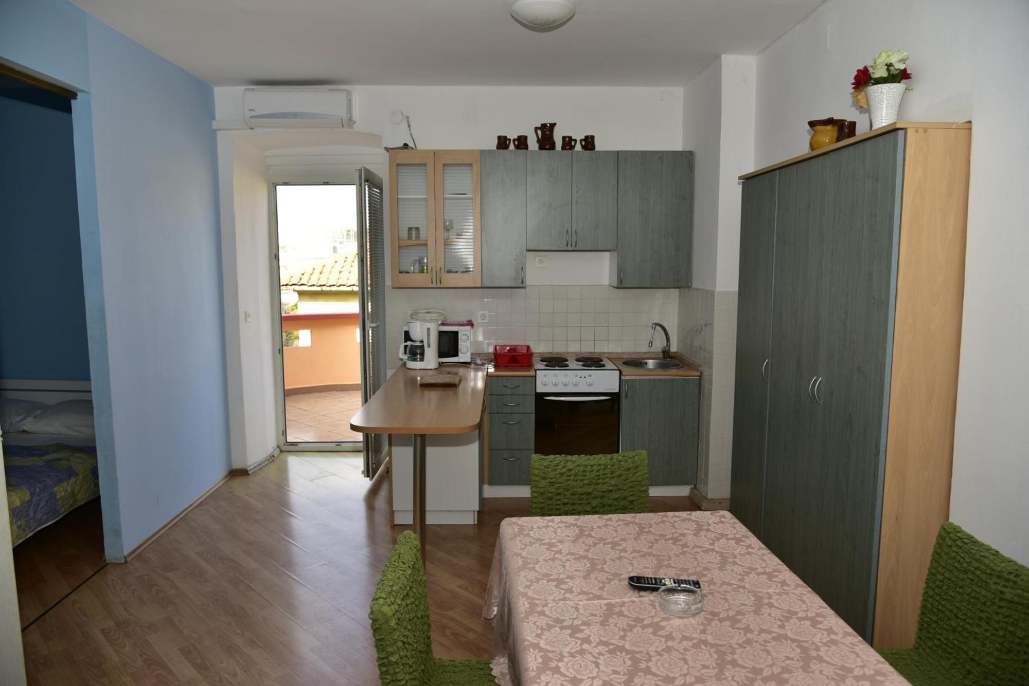 Apartments Ivka Malinska Bagian luar foto