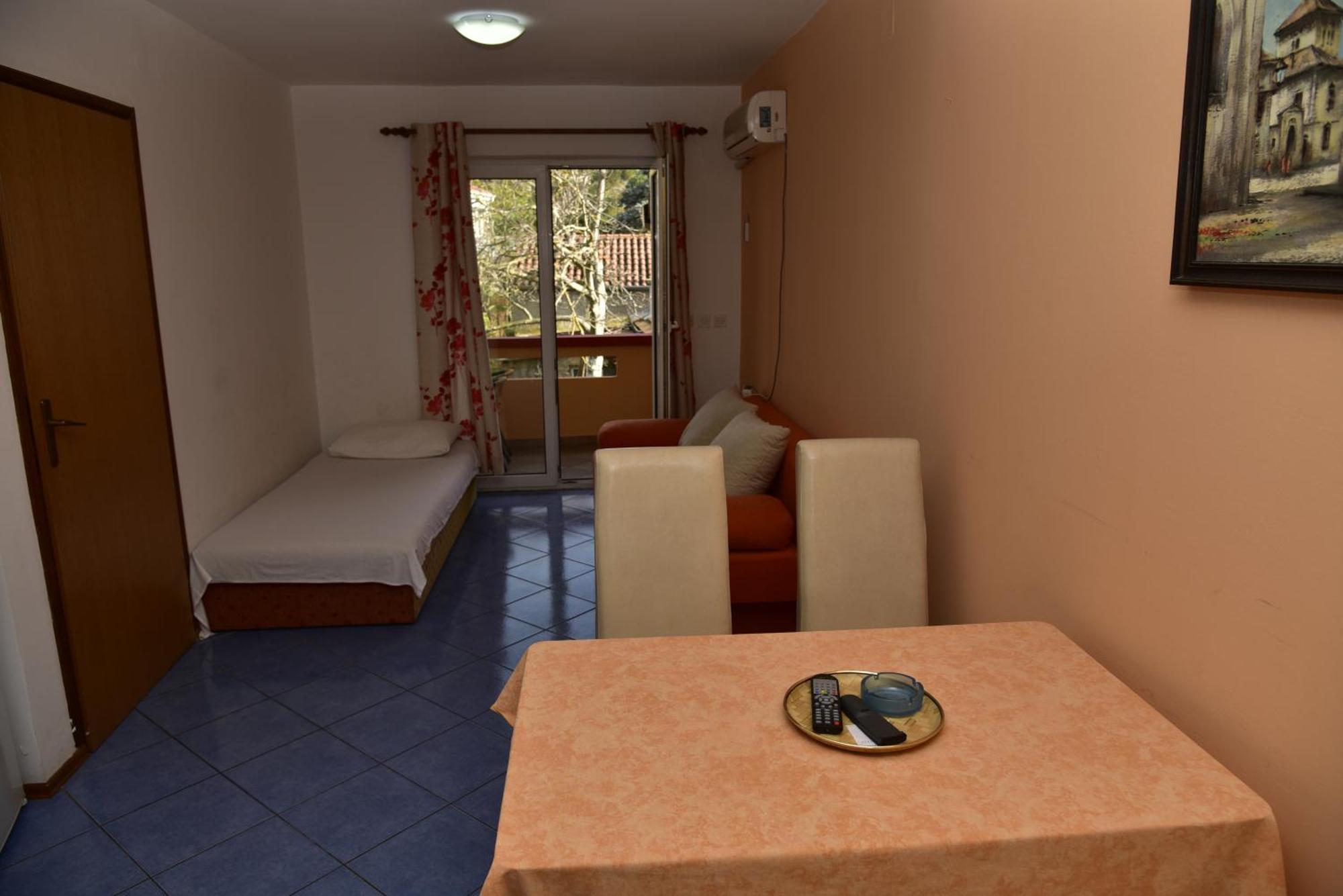 Apartments Ivka Malinska Bagian luar foto